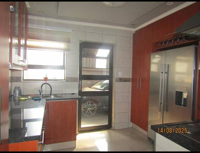 4 BEDROOM HOUSE FOR SALE IN VOSLOORUS